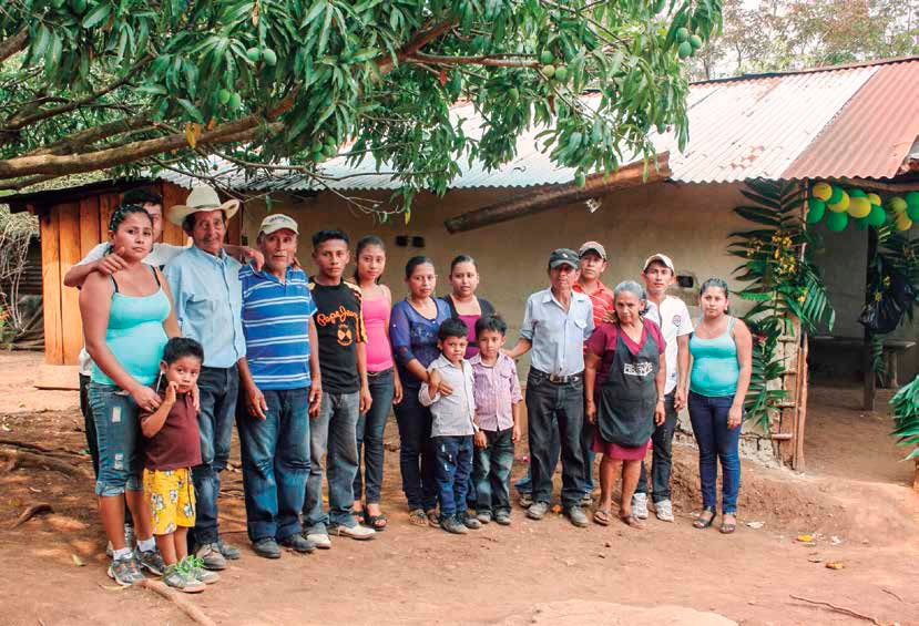 Familia integrante del Movimento Campesino a Campesino. Simas