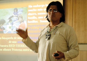 Patricio Sánchez presenta su experiencia en el Seminario / Foto: Rafael Nova Patricio Sánchez presenta su experiencia en el Seminario / Foto: Rafael Nova