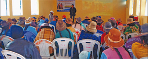 Charla técnica de gestión de rebaños alpaqueros, ASCALLJA, Puno, Perú. Foto: A. Fernández Luna