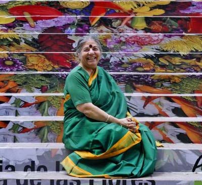 La activista india Vandana Shiva visitó Medellín esta semana durante el congreso internacional “Otromundo”, organizado por la Colegiatura Colombiana, en Plaza Mayor. Foto Juan Antonio Sánchez