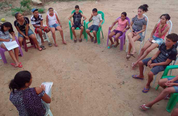 Fondos Rotativos Solidarios: un sistema económico capaz de generar autonomía, ingresos y, sobre todo, fortalecer la organización independiente de jóvenes y mujeres. Adriana Galvão Freire