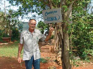 Jorge Luis Martínez, agricultor experimentador en agroecología. Finca “La Ernestina”, Artemisa, La Habana / Foto: Autor Jorge Luis Martínez, agricultor experimentador en agroecología. Finca “La Ernestina”, Artemisa, La Habana / Foto: Autor