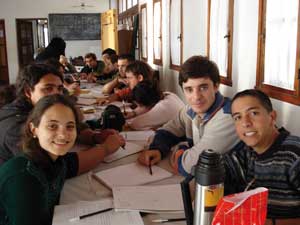 Trabajando en grupo en un ejercicio durante el curso / Foto: S. Sarandón Trabajando en grupo en un ejercicio durante el curso / Foto: S. Sarandón